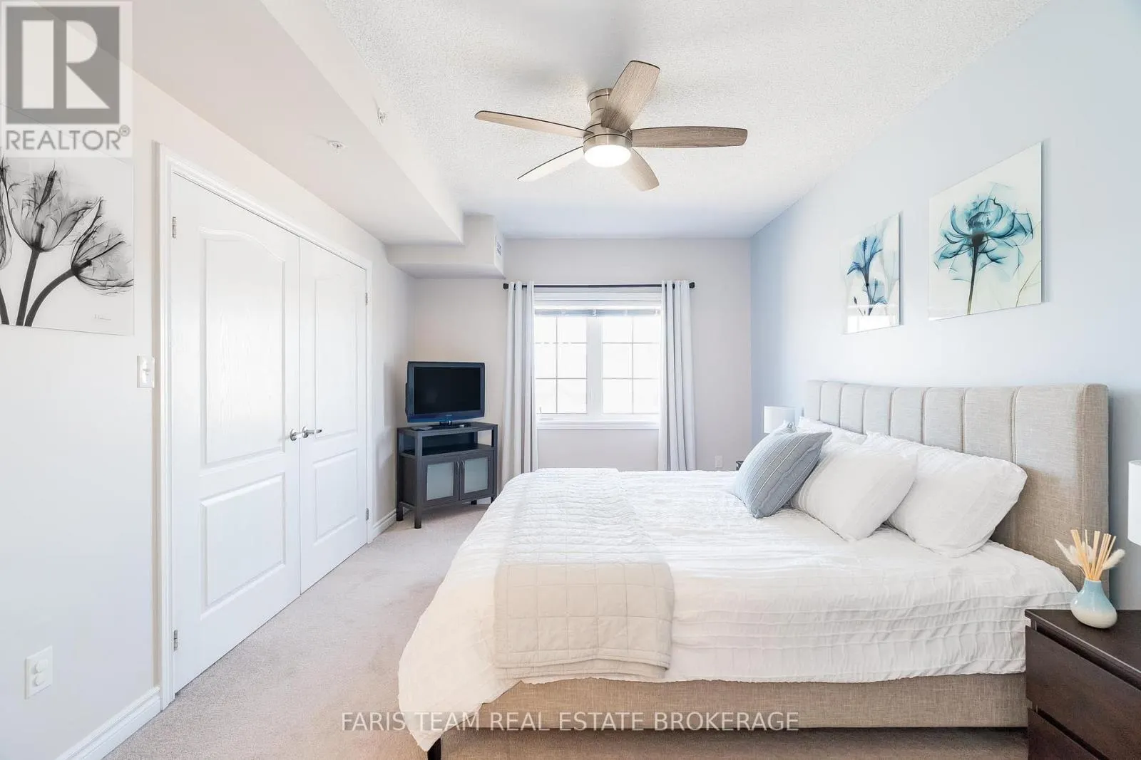 301 - 39 FERNDALE DRIVE S