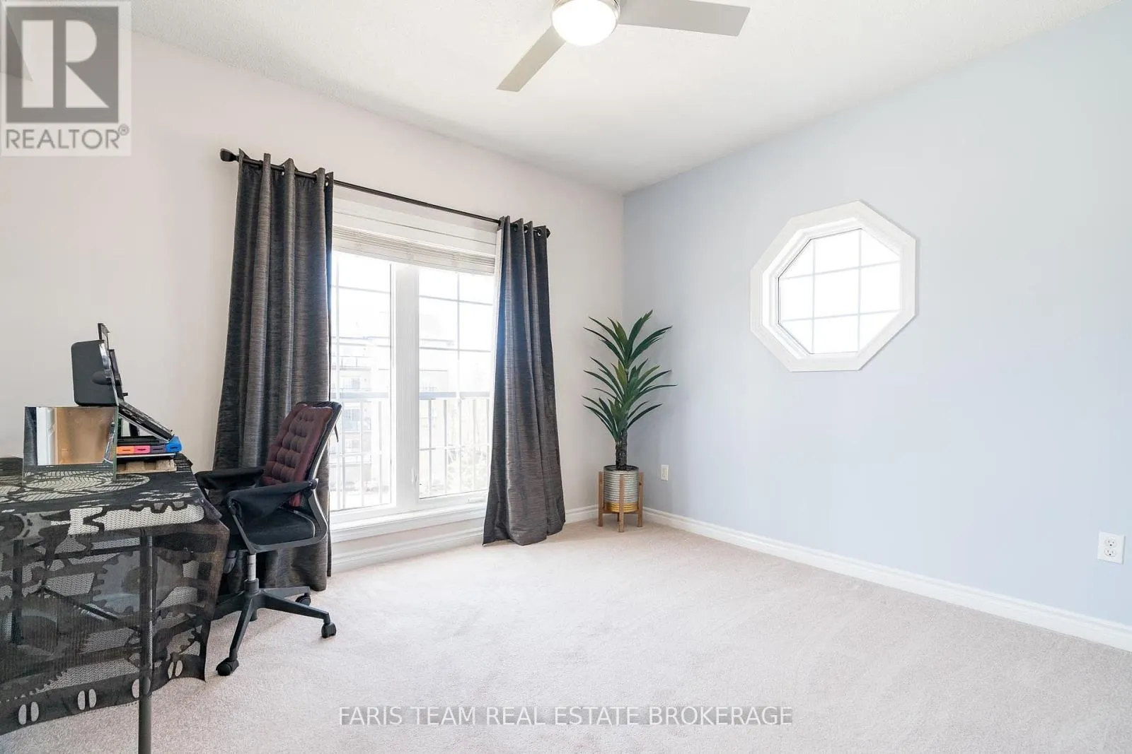 301 - 39 FERNDALE DRIVE S