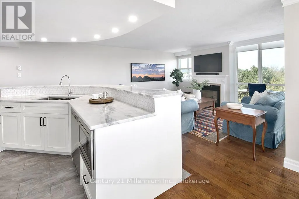 703 - 24 RAMBLINGS WAY, #703