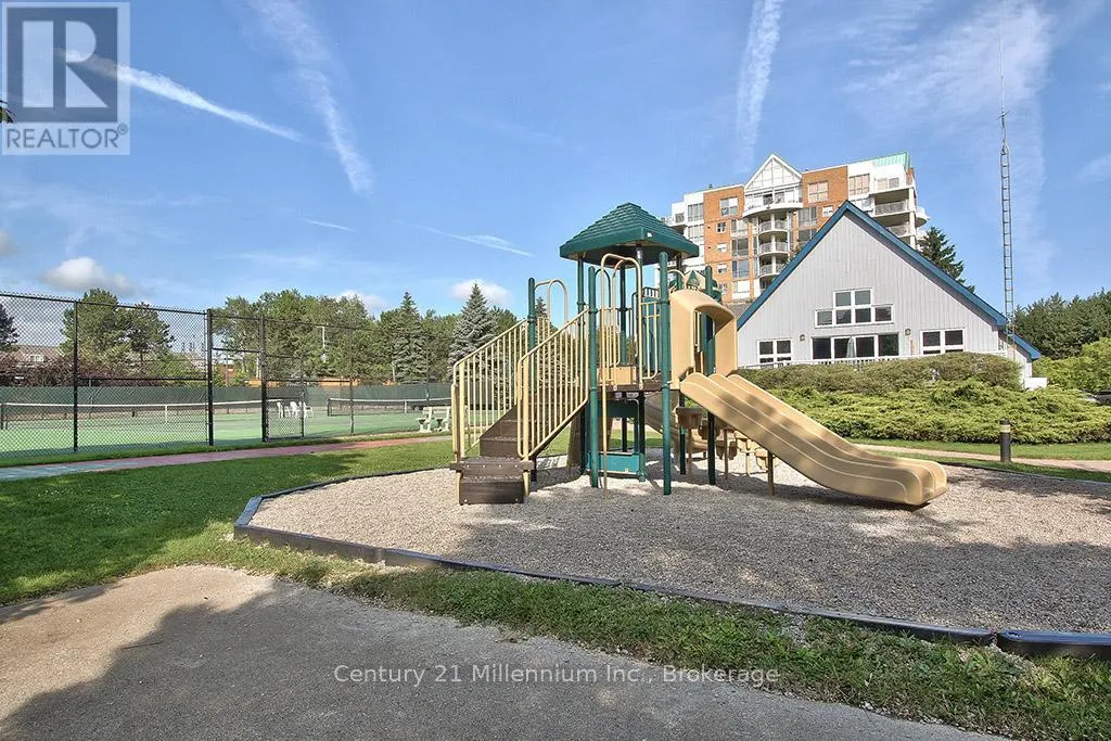 703 - 24 RAMBLINGS WAY, #703