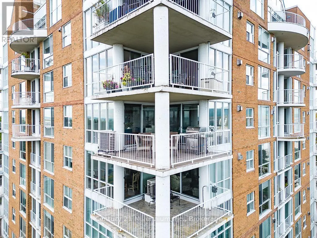 703 - 24 RAMBLINGS WAY, #703