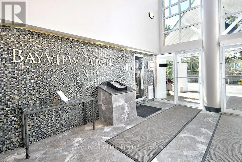 703 - 24 RAMBLINGS WAY, #703
