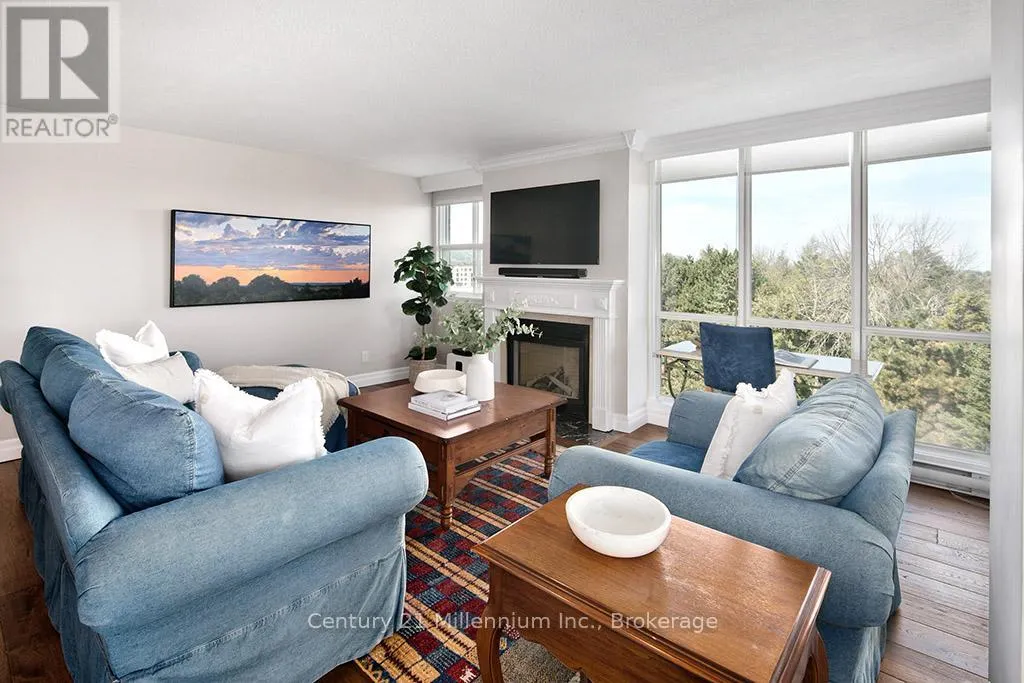 703 - 24 RAMBLINGS WAY, #703