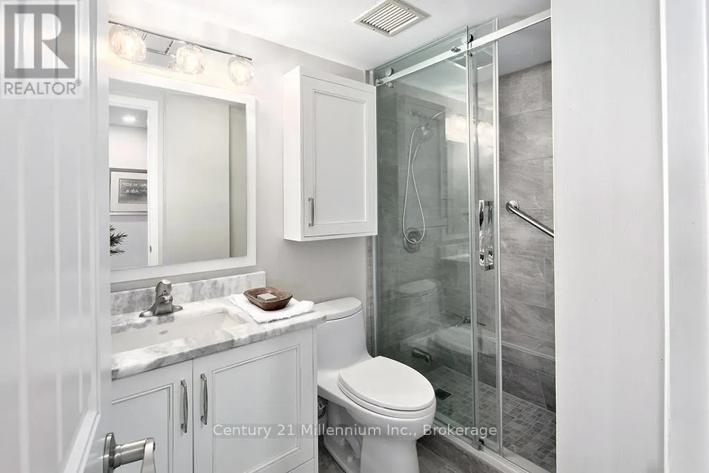 703 - 24 RAMBLINGS WAY, #703