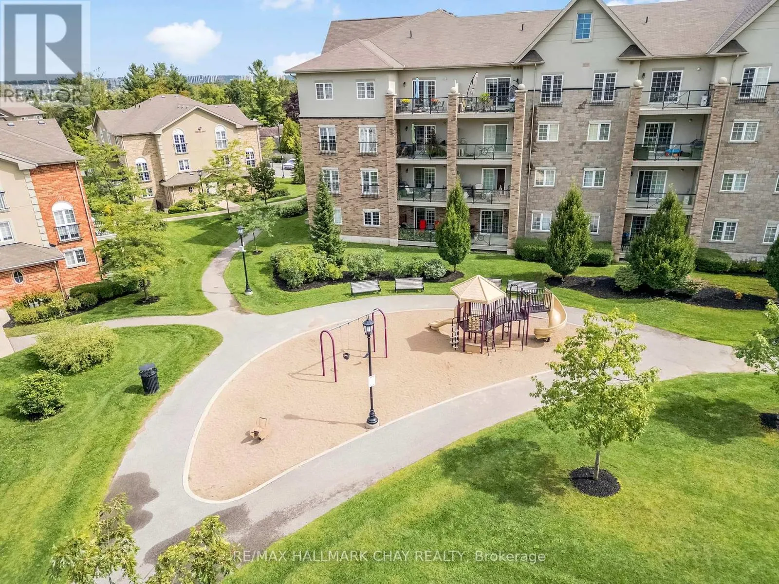 110 - 41 FERNDALE DRIVE S