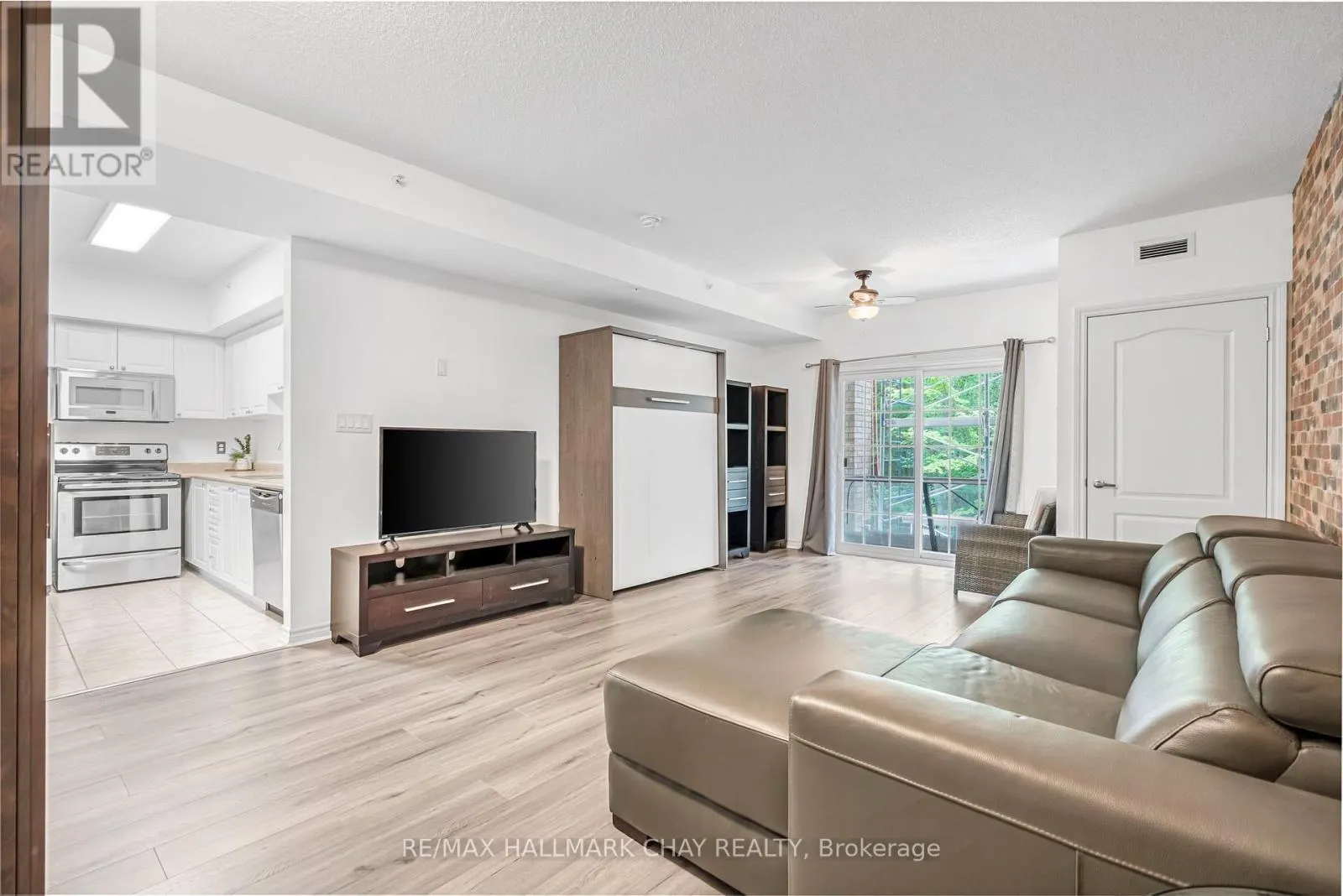 110 - 41 FERNDALE DRIVE S