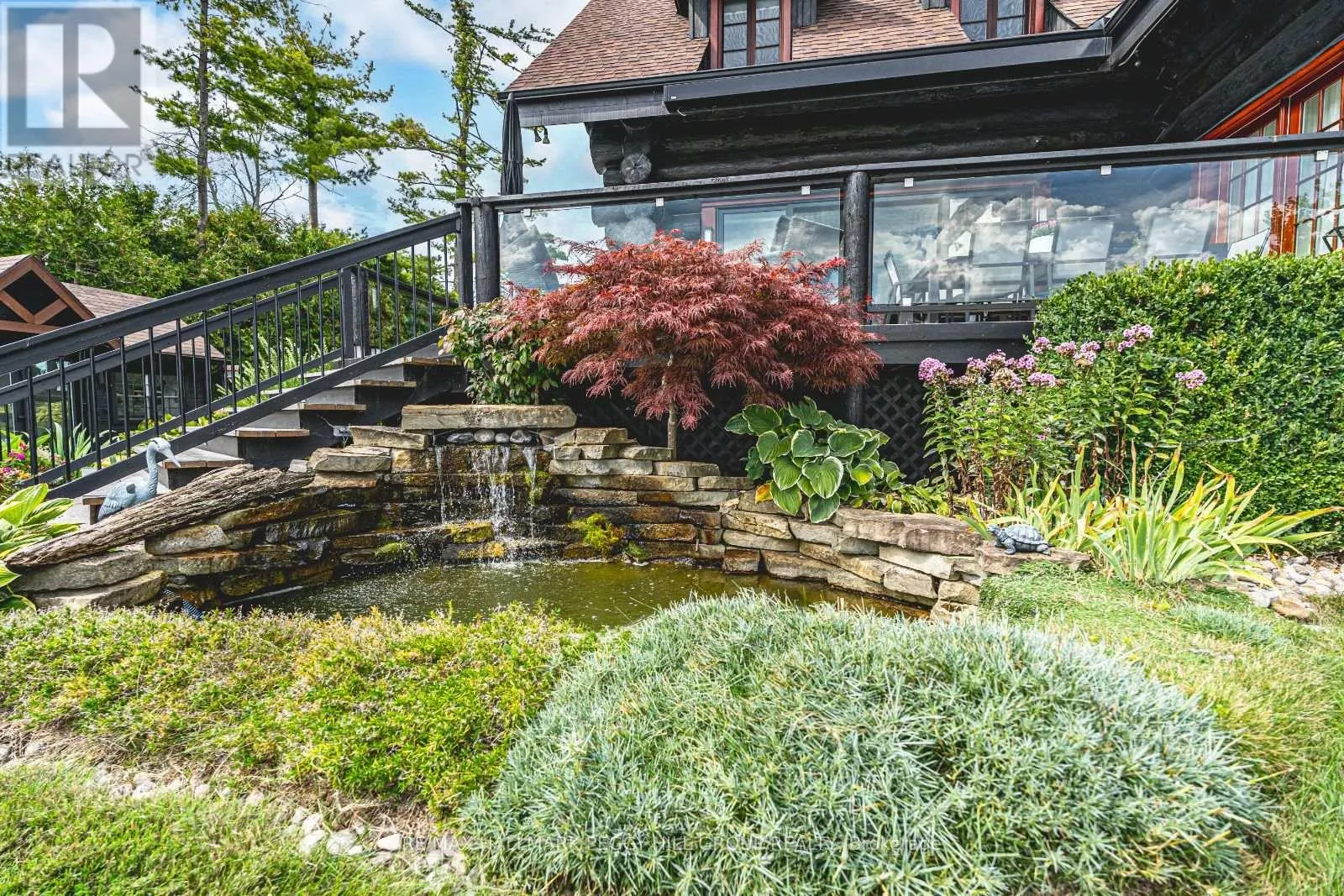 2 SUNNYSIDE AVENUE