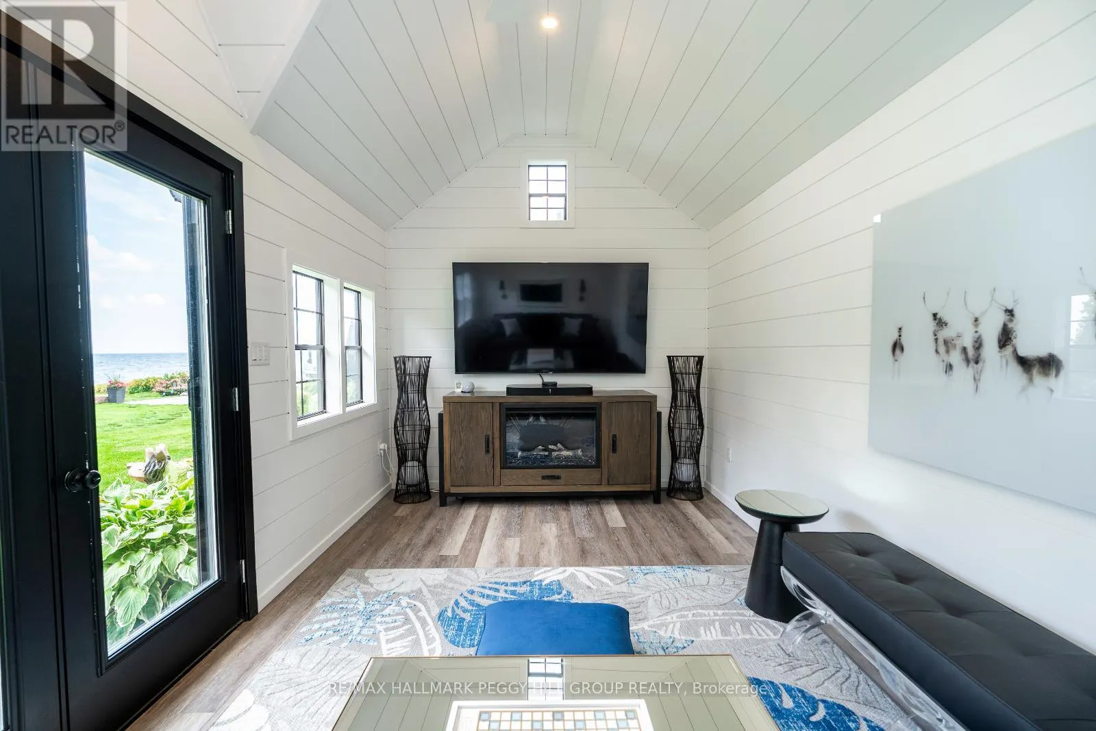 2 SUNNYSIDE AVENUE