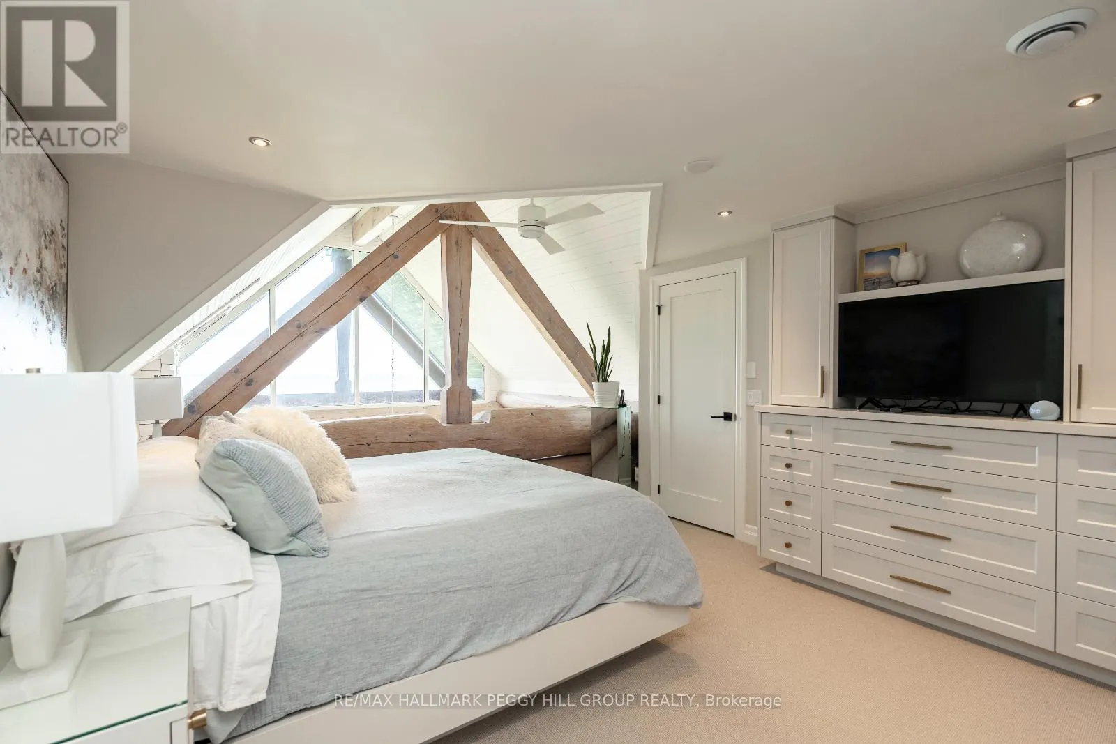 2 SUNNYSIDE AVENUE