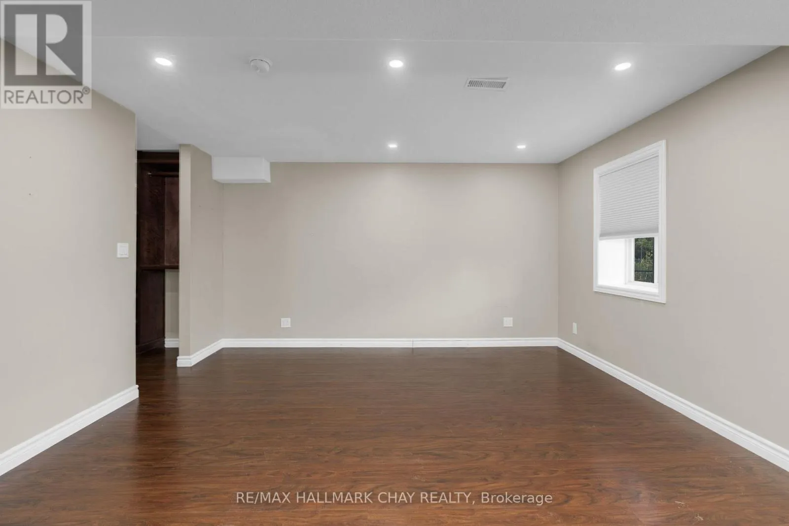 283 REGINA STREET