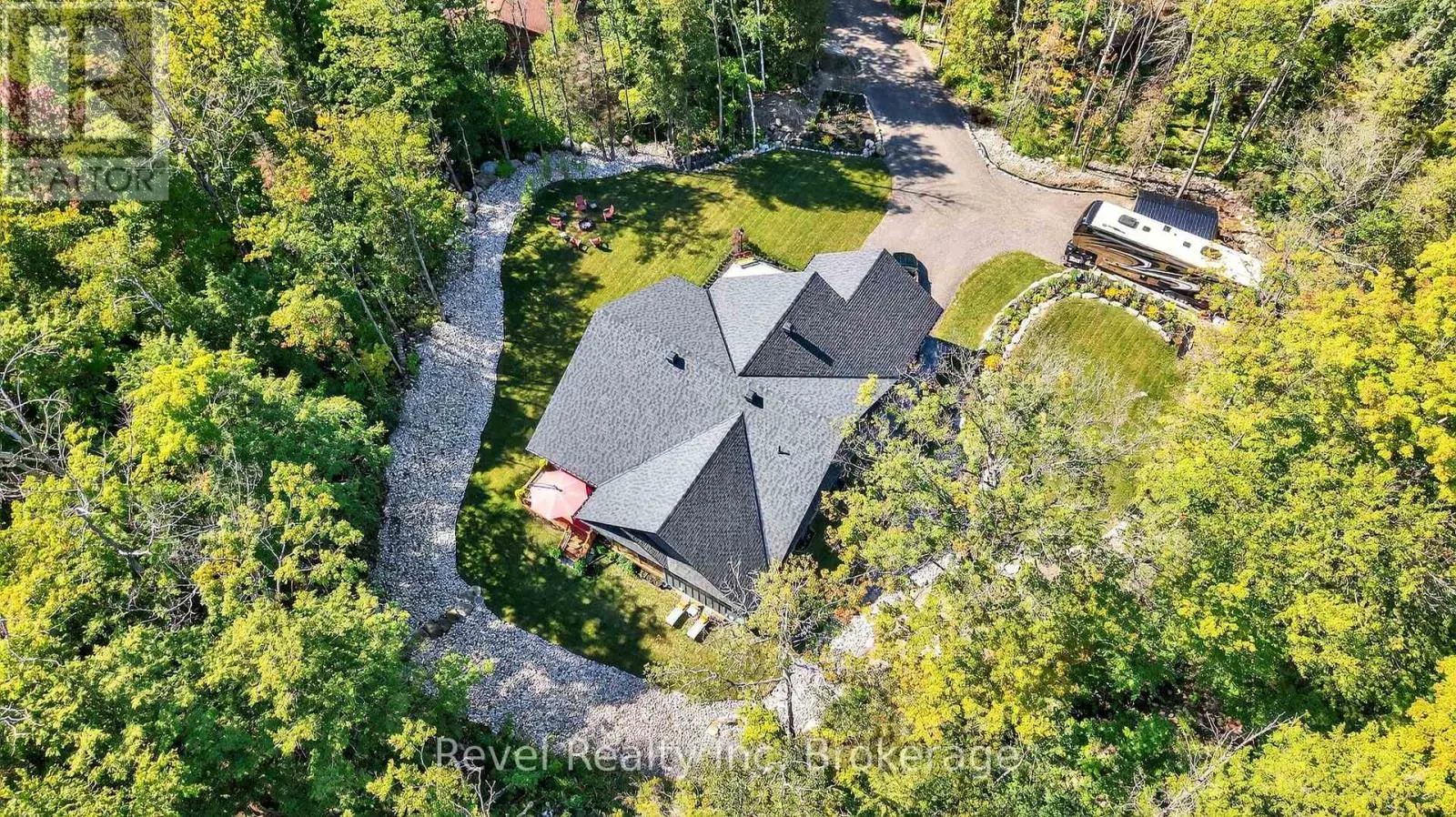 517 SILVERBIRCH DRIVE
