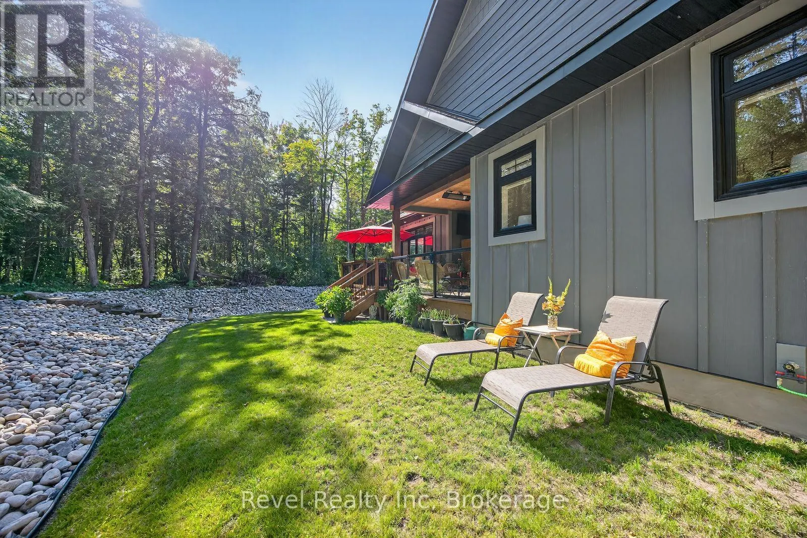 517 SILVERBIRCH DRIVE