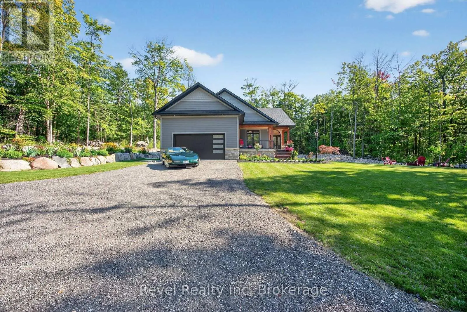 517 SILVERBIRCH DRIVE