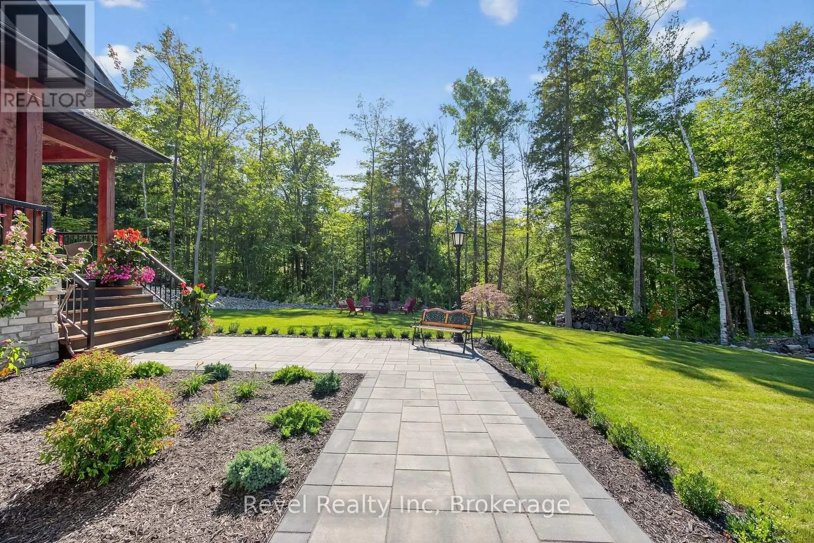517 SILVERBIRCH DRIVE