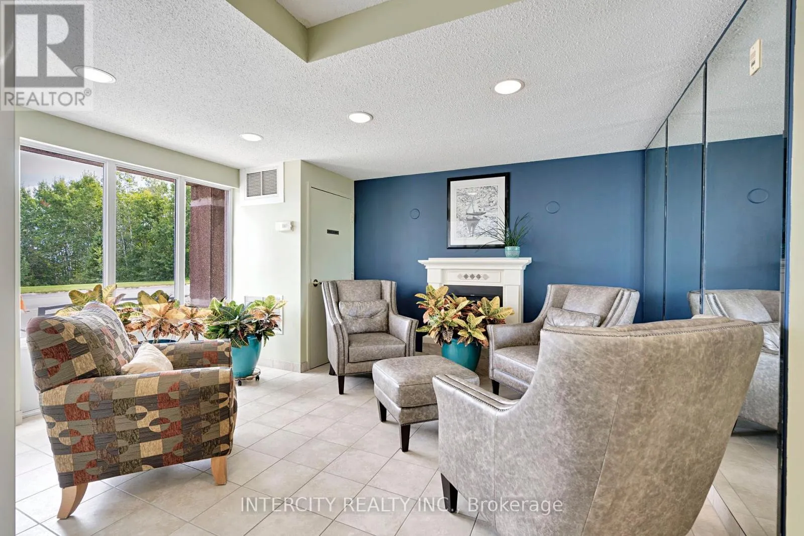 PH12 - 280 ABERDEEN BOULEVARD