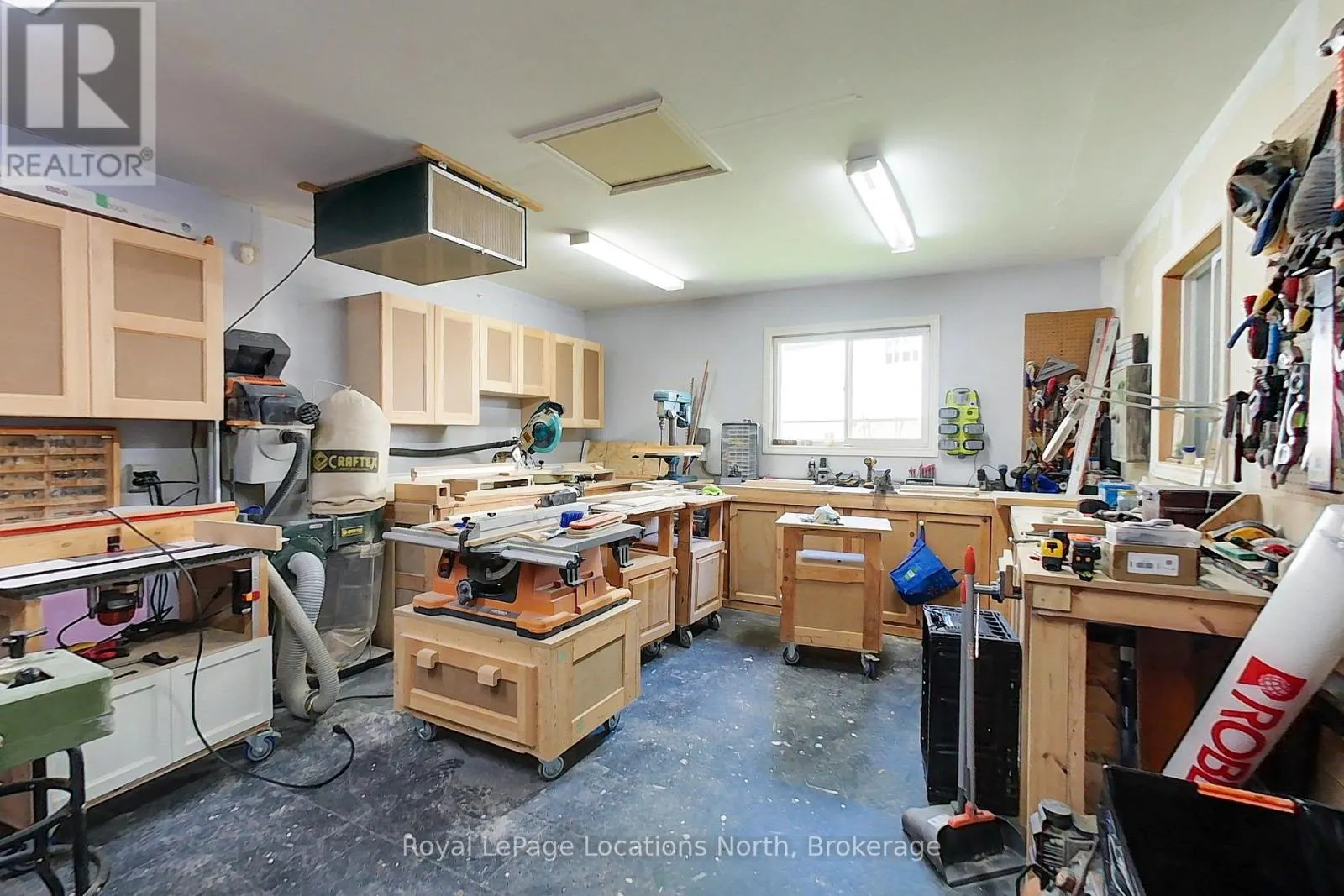 144 ROYAL BEECH DRIVE