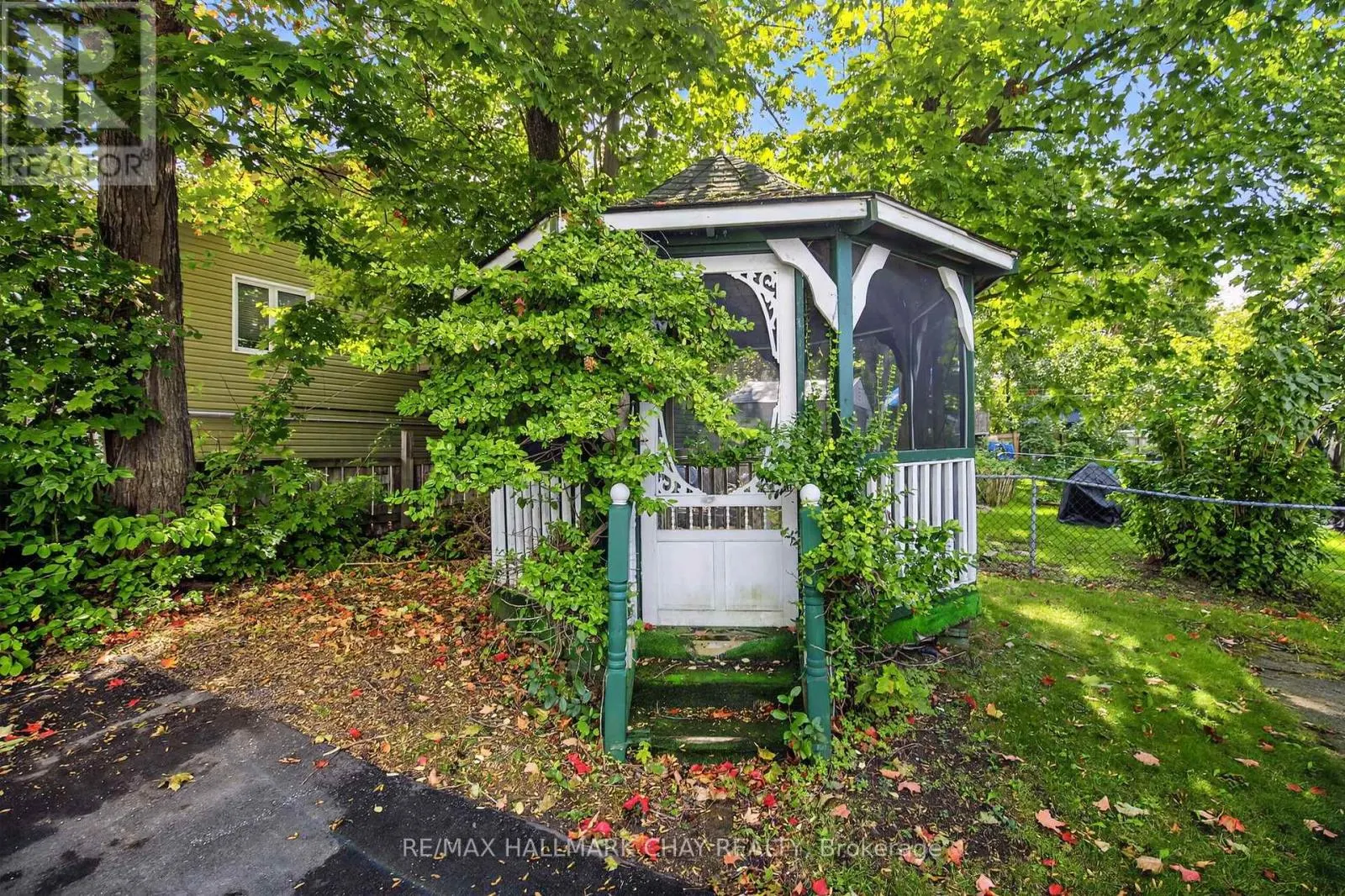 319 MISSISSAGA STREET W