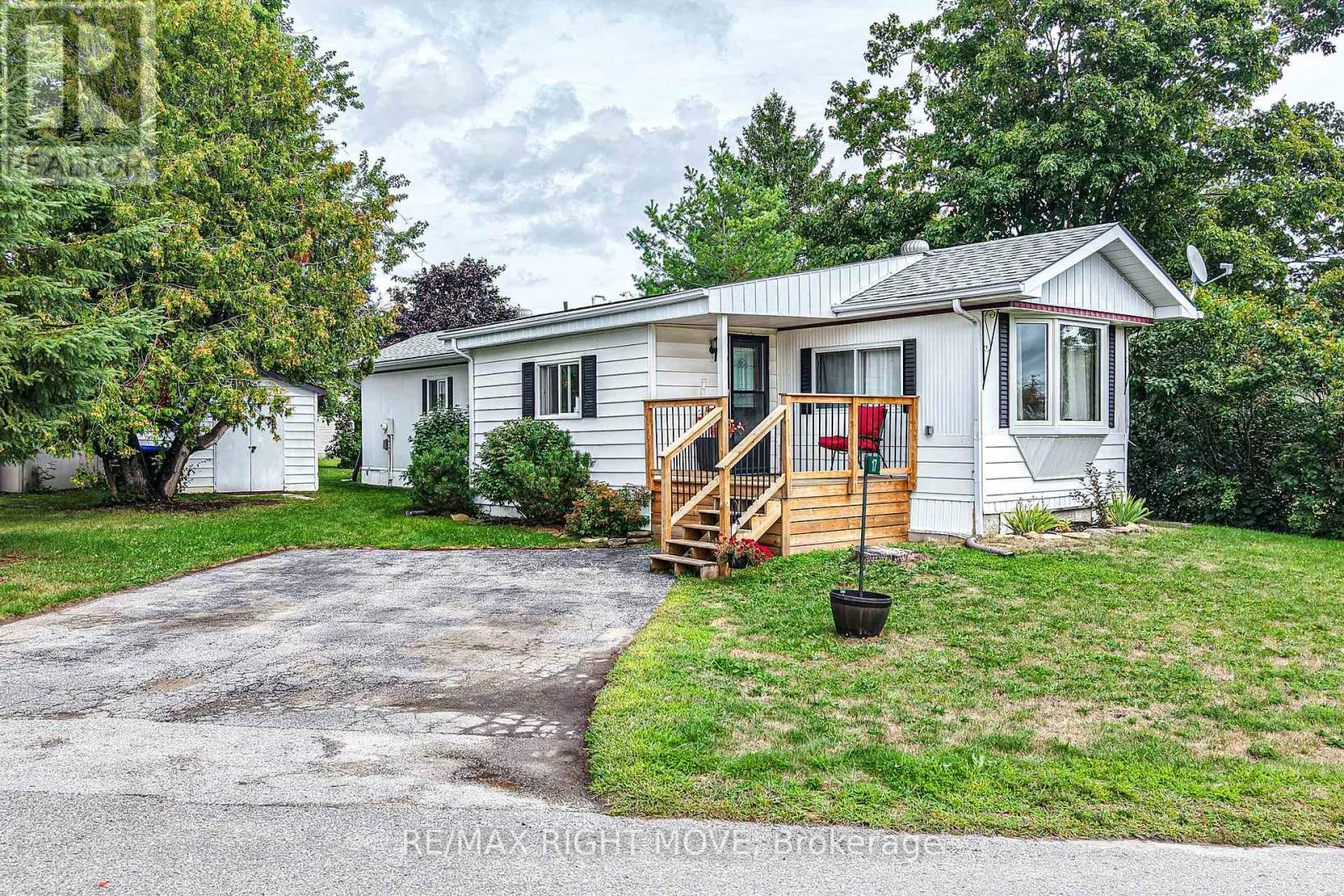 17 BALANTRAE DRIVE