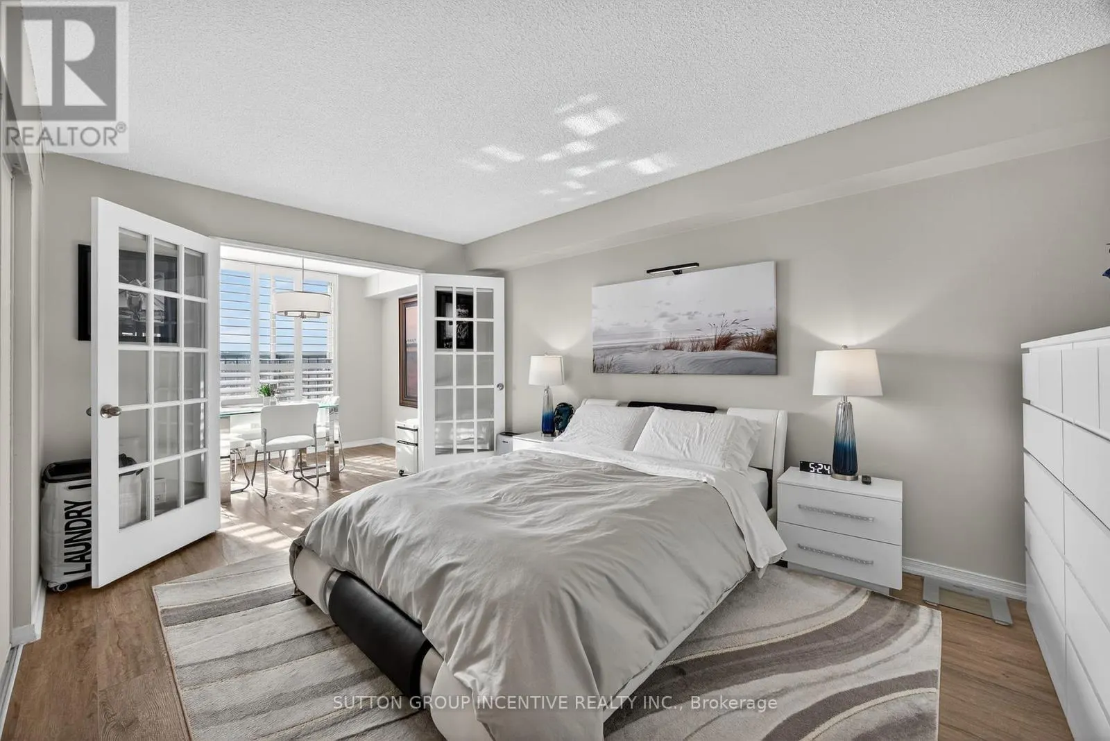 505 - 140 DUNLOP STREET E