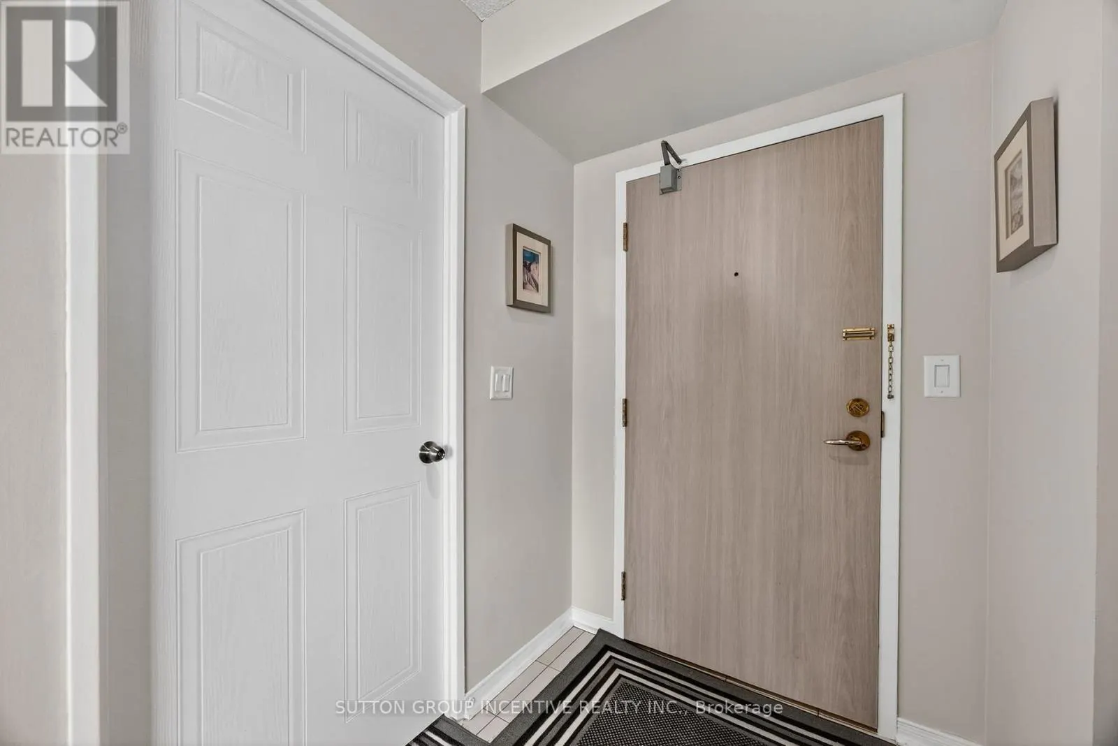 505 - 140 DUNLOP STREET E