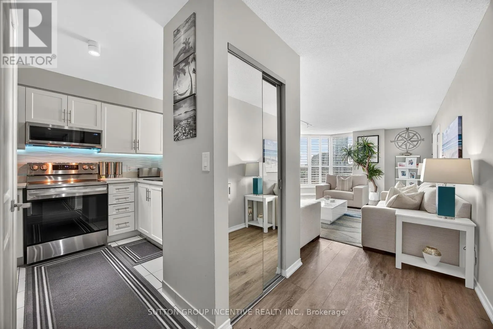 505 - 140 DUNLOP STREET E