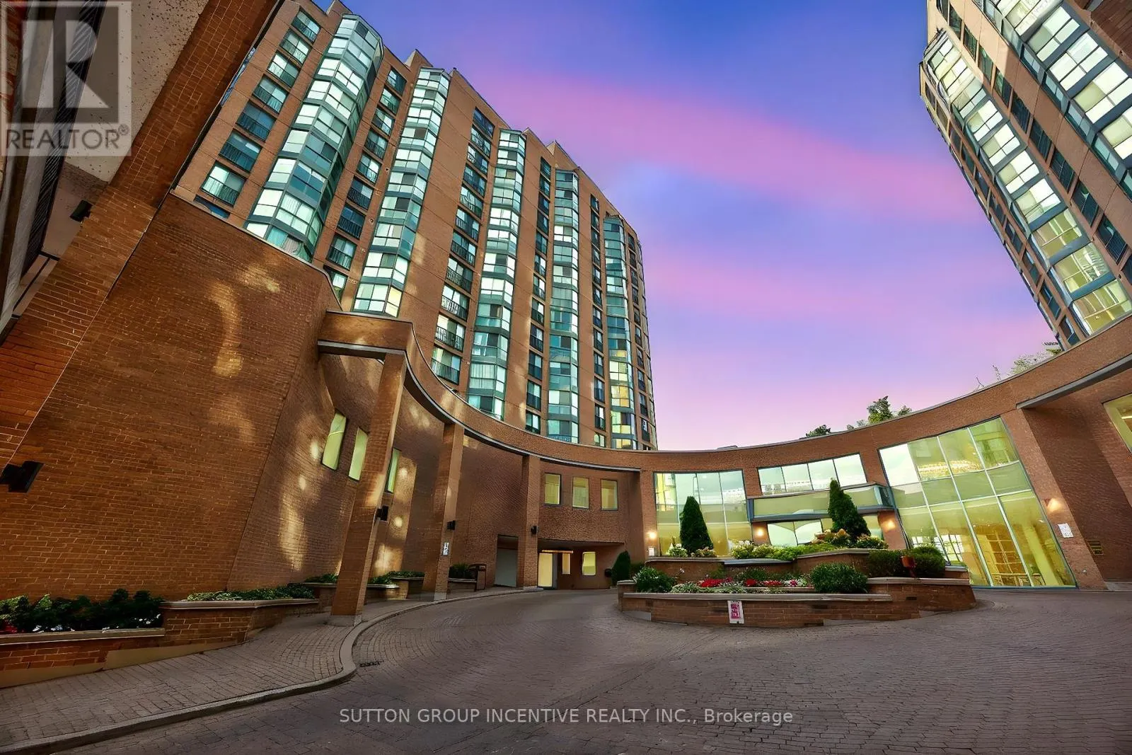 505 - 140 DUNLOP STREET E