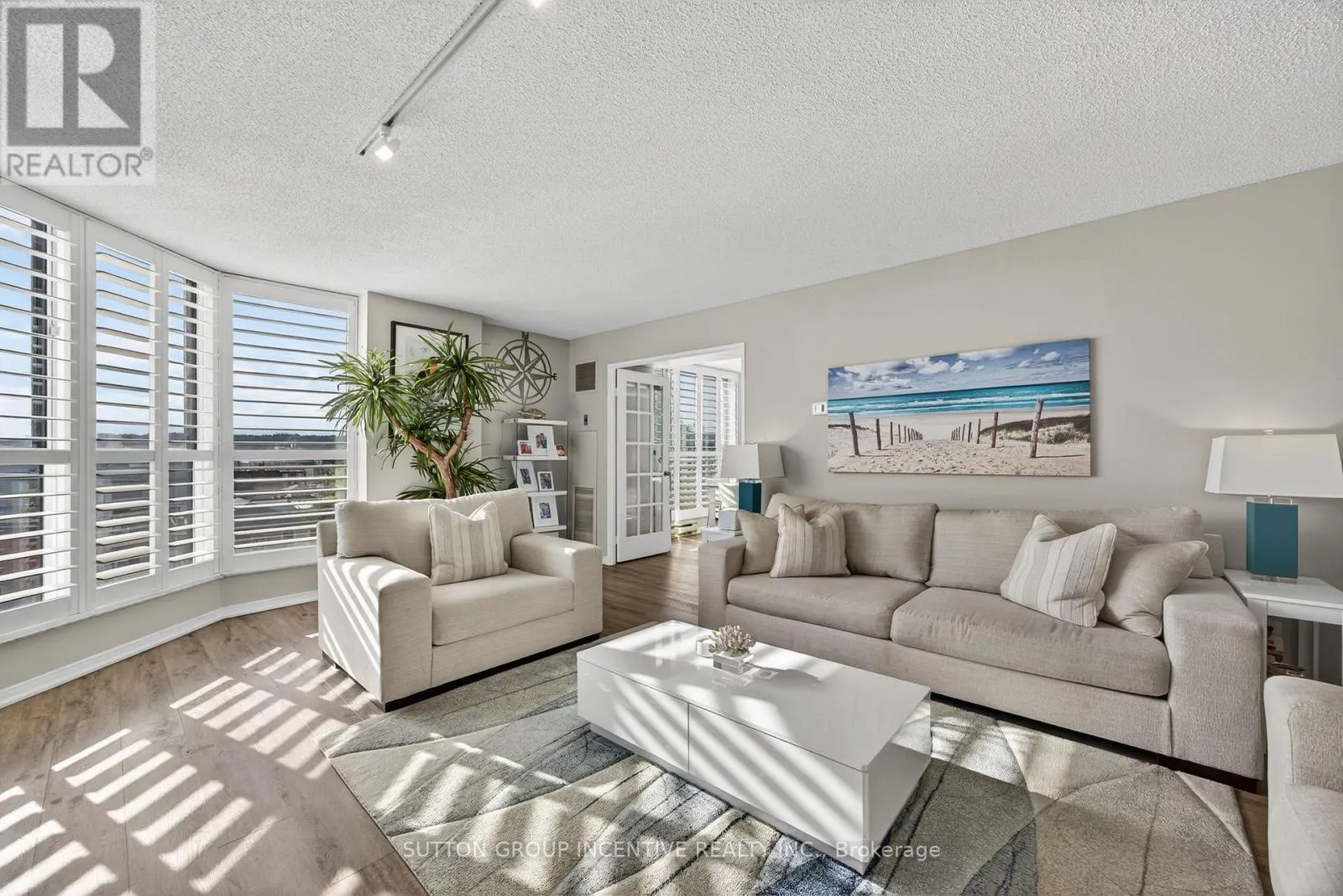 505 - 140 DUNLOP STREET E