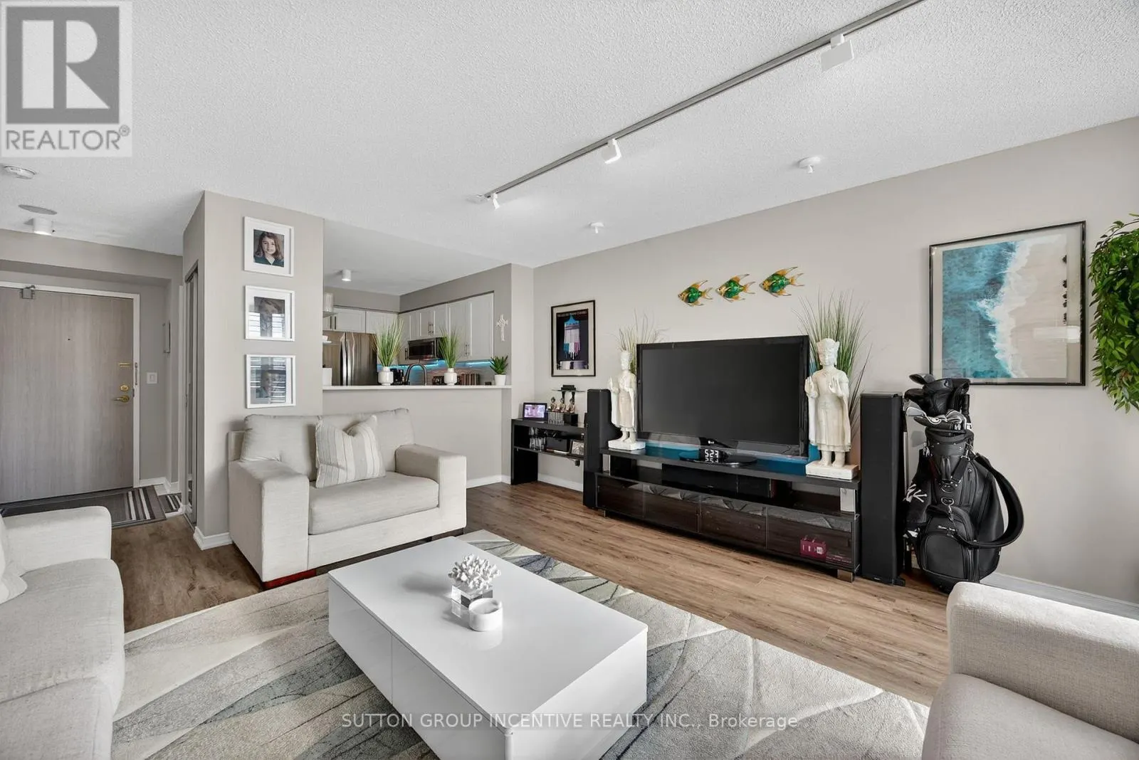505 - 140 DUNLOP STREET E