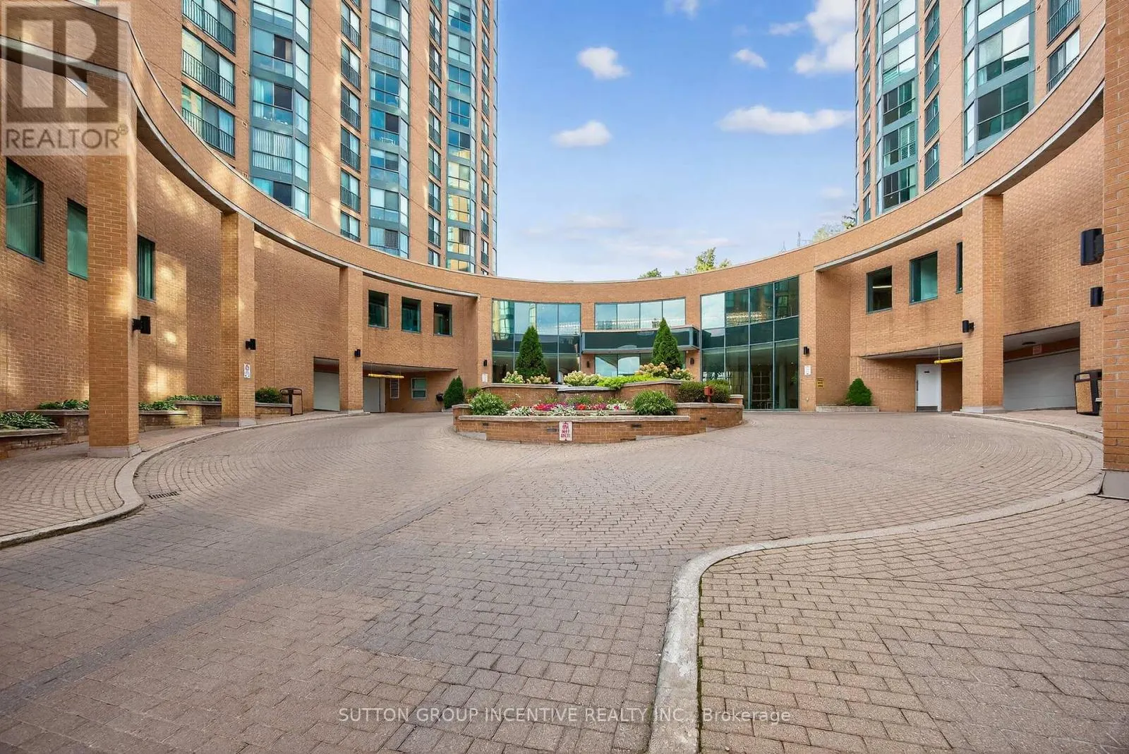 505 - 140 DUNLOP STREET E