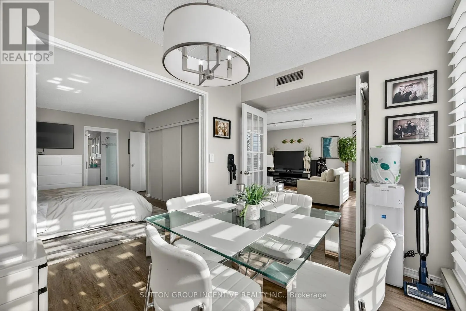 505 - 140 DUNLOP STREET E
