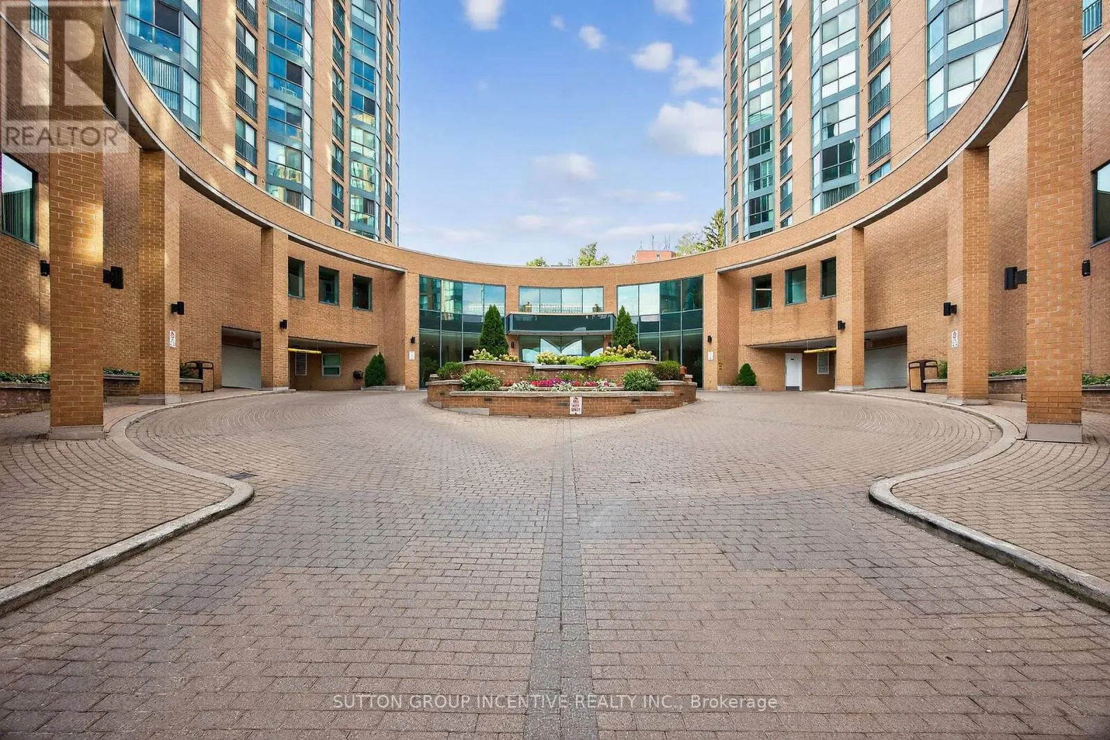 505 - 140 DUNLOP STREET E