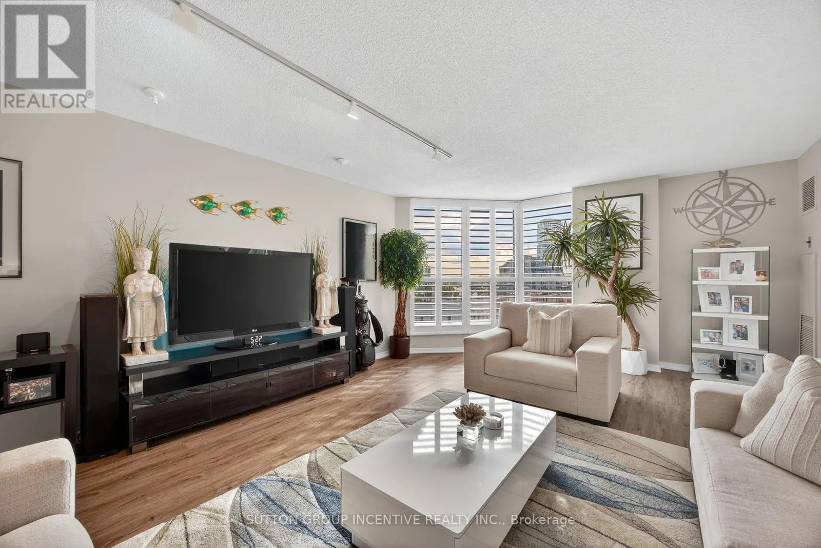 505 - 140 DUNLOP STREET E