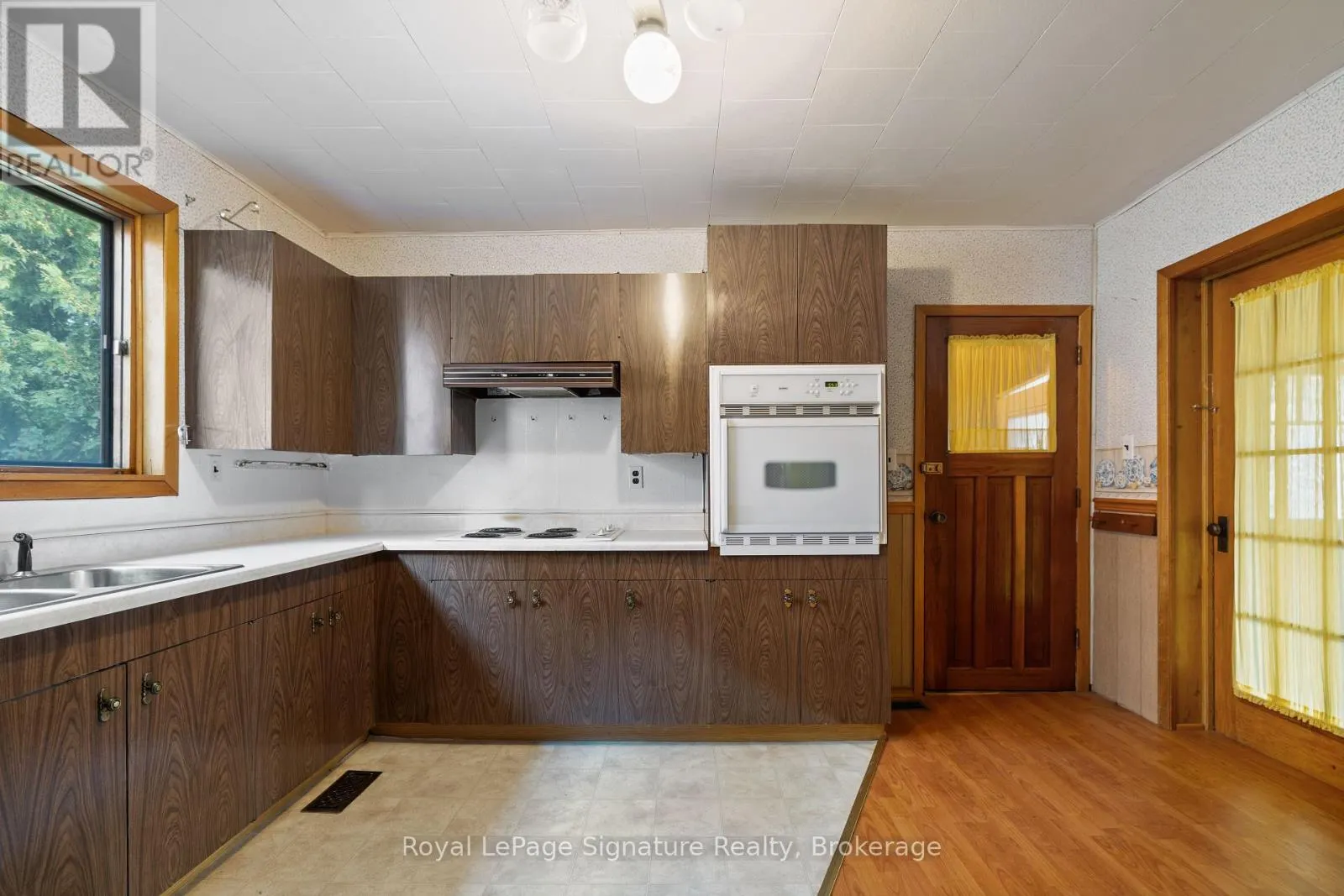 125 FOURTH STREET W