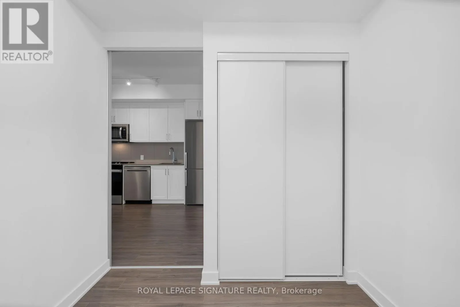 421 - 681 YONGE STREET