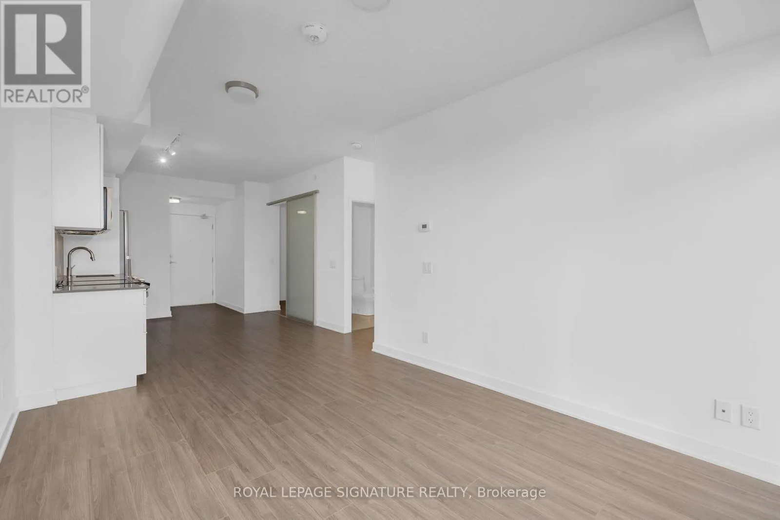 421 - 681 YONGE STREET