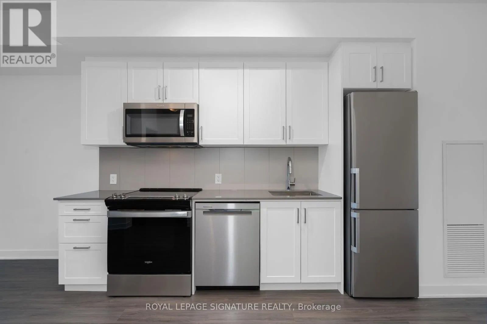 421 - 681 YONGE STREET
