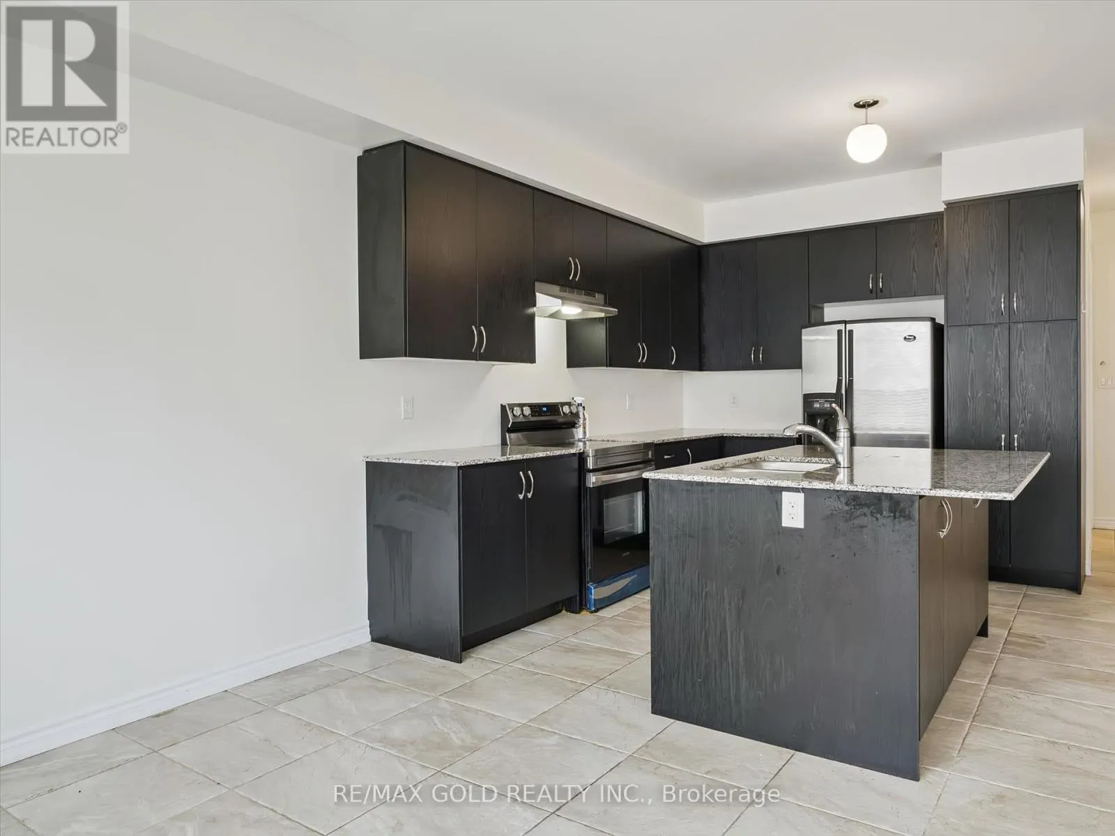 6 BANNISTER ROAD
