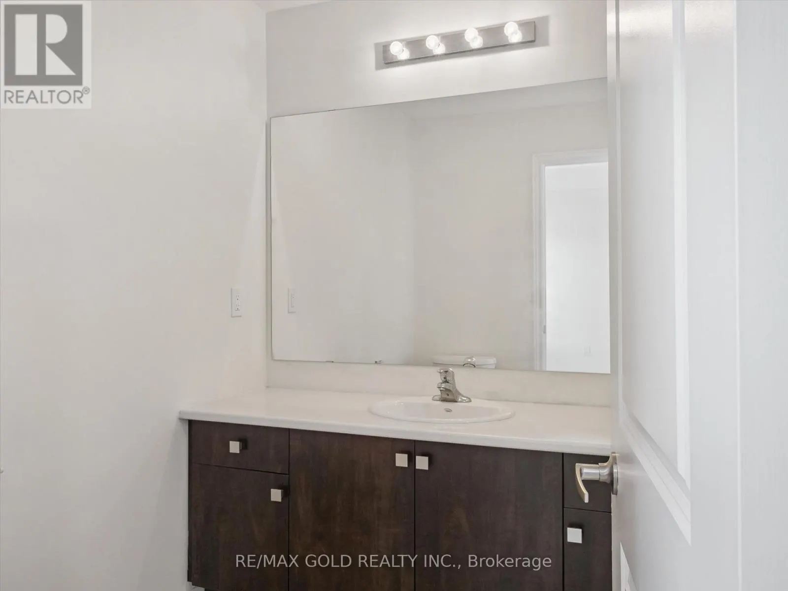 6 BANNISTER ROAD