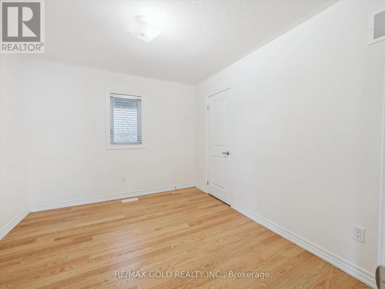 6 BANNISTER ROAD