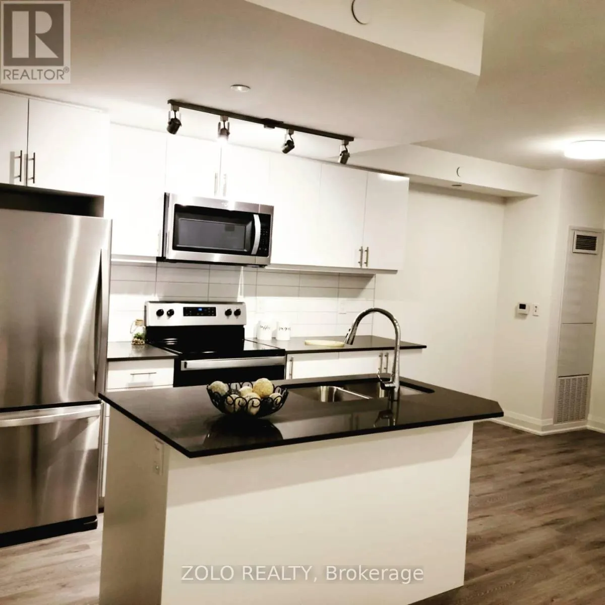 217 - 58 LAKESIDE TERRACE