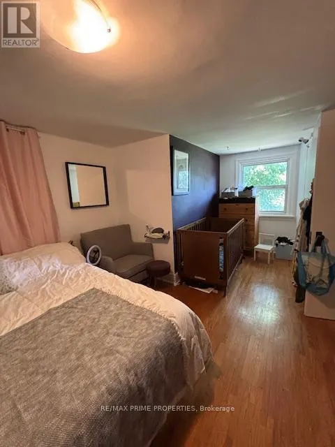 UPPER - 199 OWEN STREET