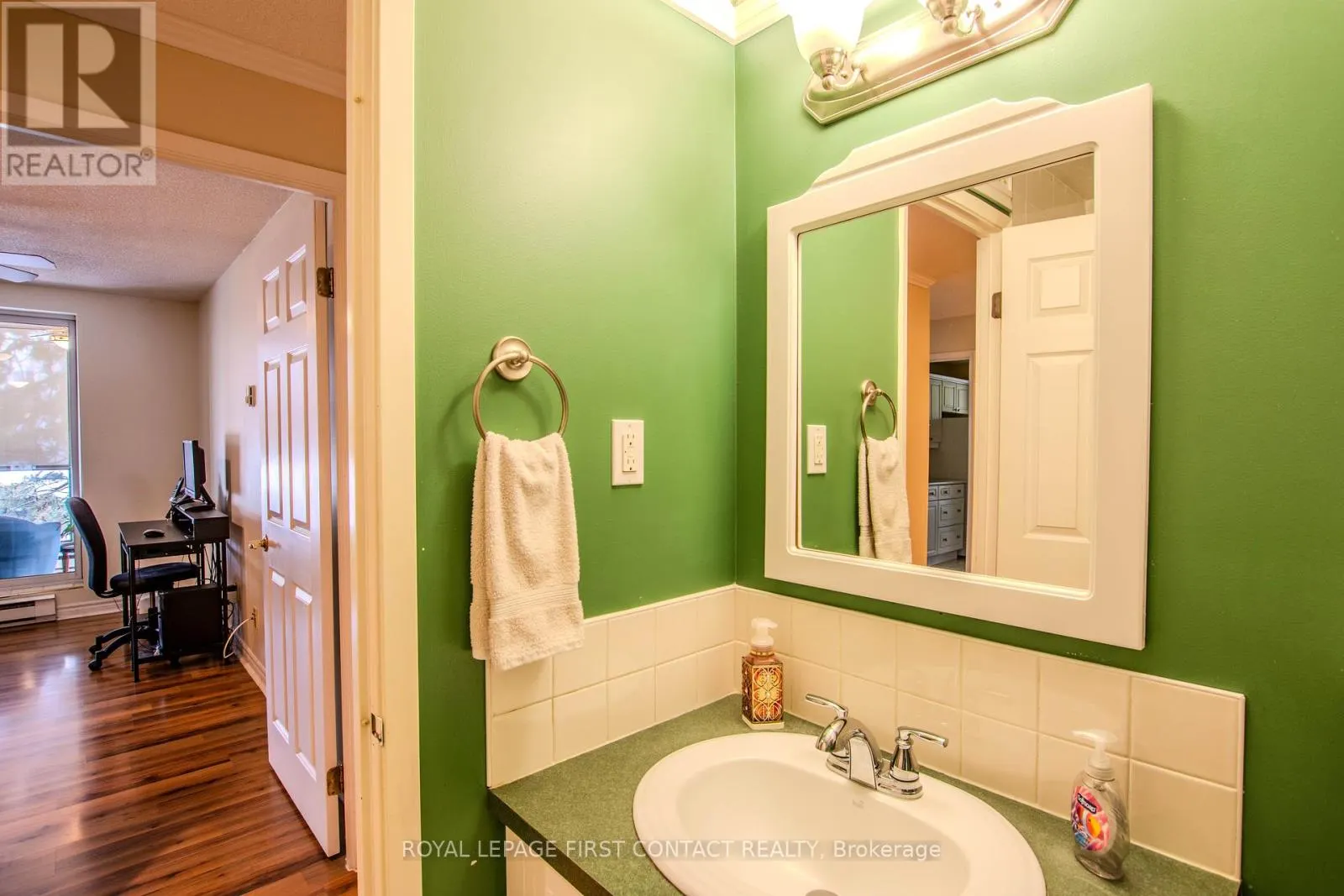 401 - 291 BLAKE STREET