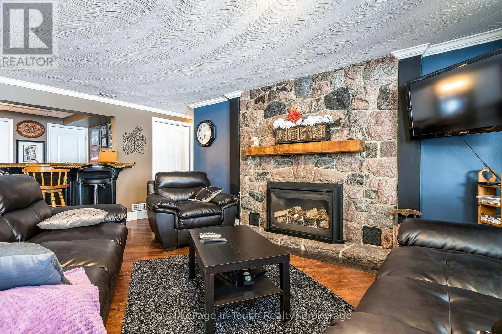 8 TINY BEACHES ROAD S
