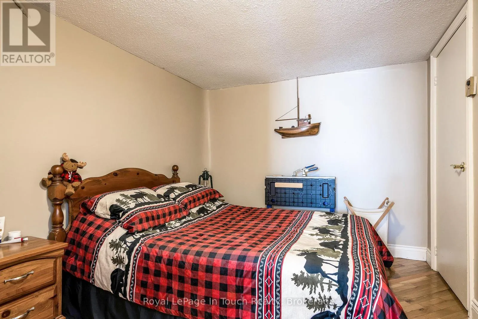 8 TINY BEACHES ROAD S