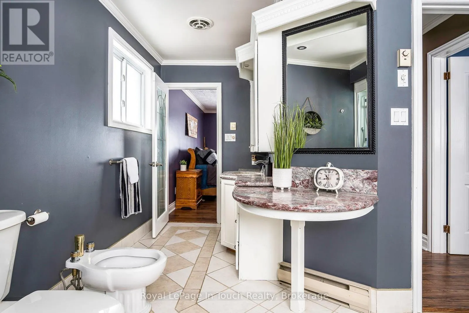 8 TINY BEACHES ROAD S