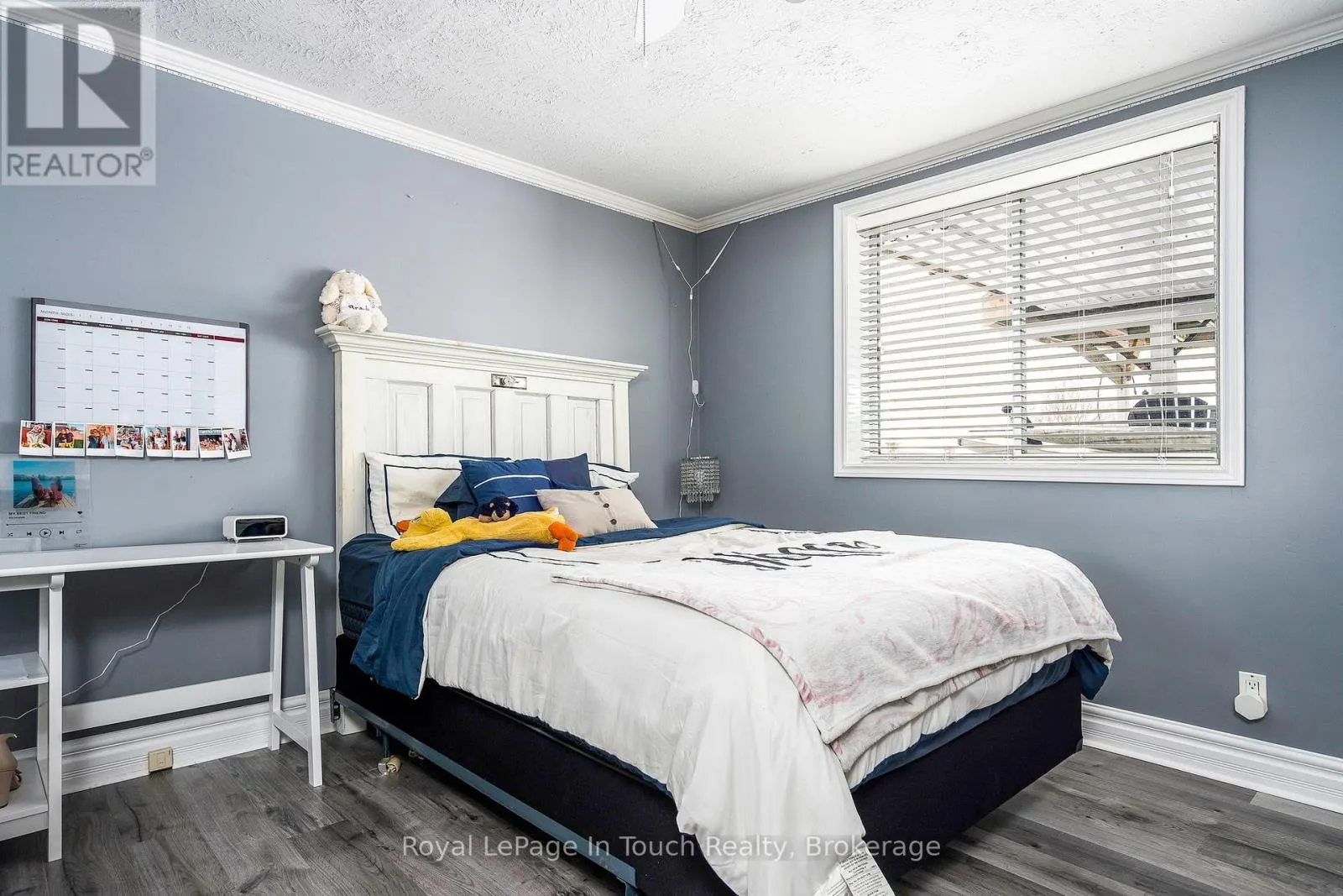 8 TINY BEACHES ROAD S