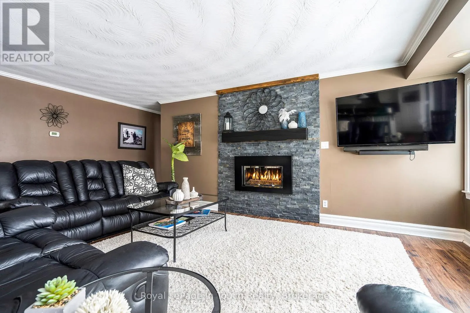 8 TINY BEACHES ROAD S