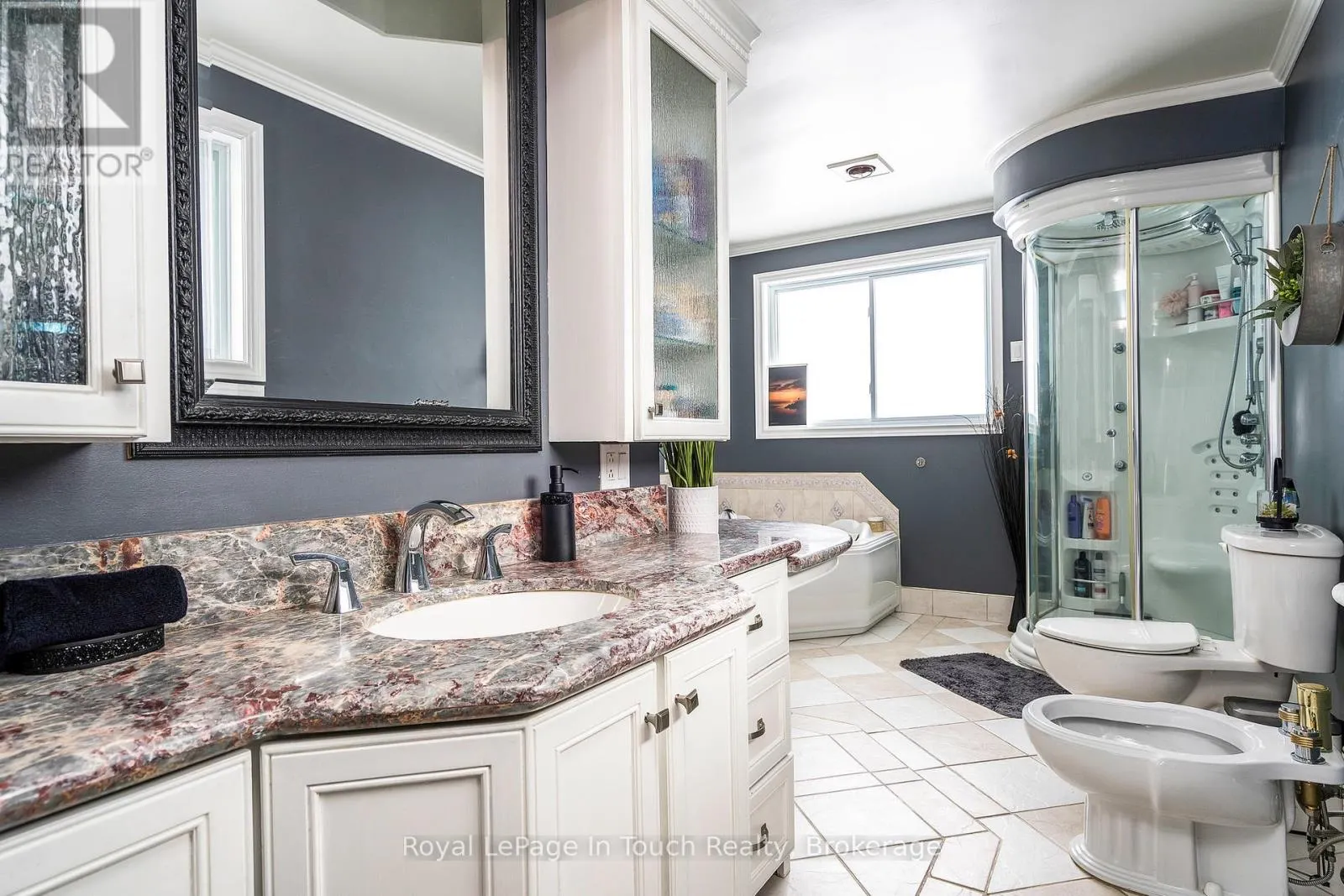 8 TINY BEACHES ROAD S