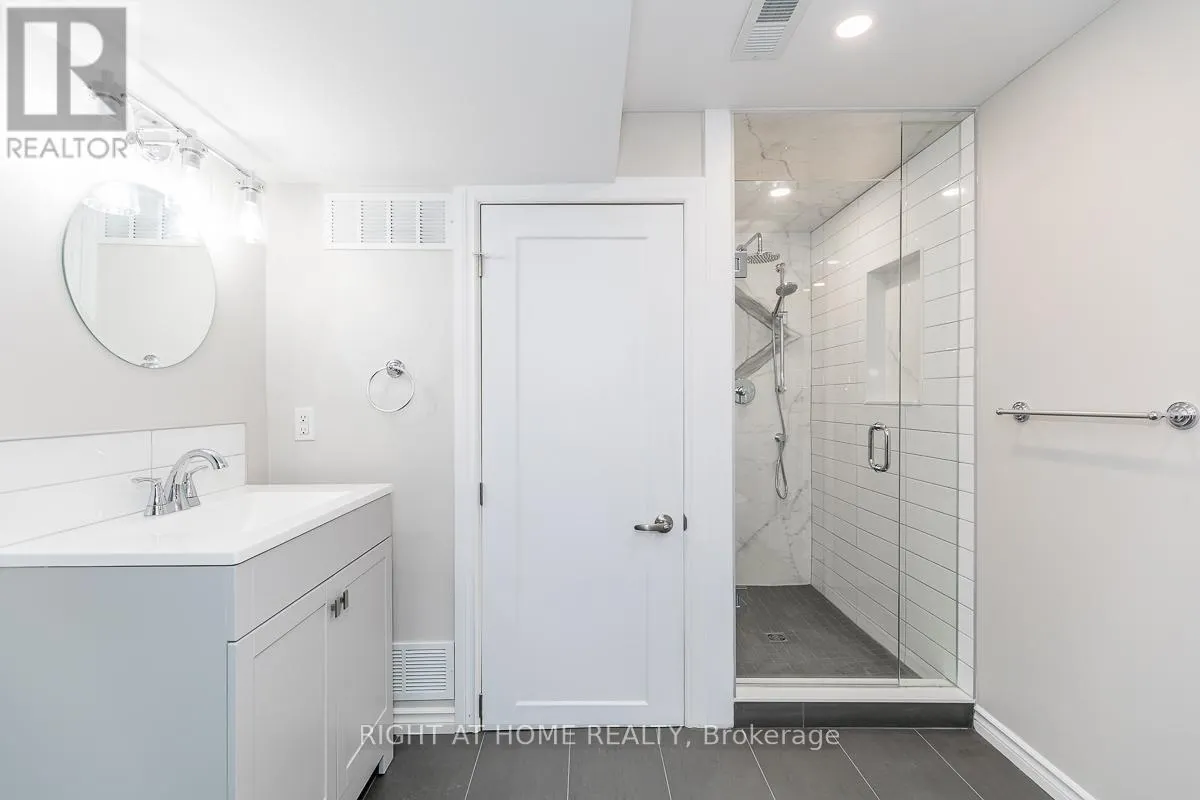 LOWER - 169A ROSE STREET