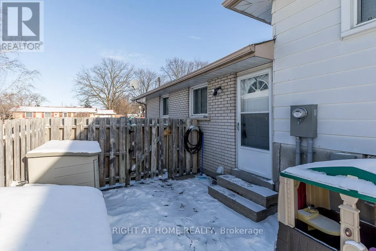 LOWER - 169A ROSE STREET